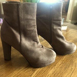 Women’s camel high ankle booties size 9